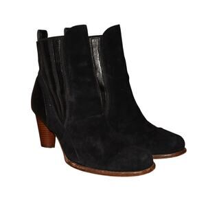 UGG‎ $200 Black Suede Leather Olivya Ankle Boot Bootie Stacked Heel Size 8.5